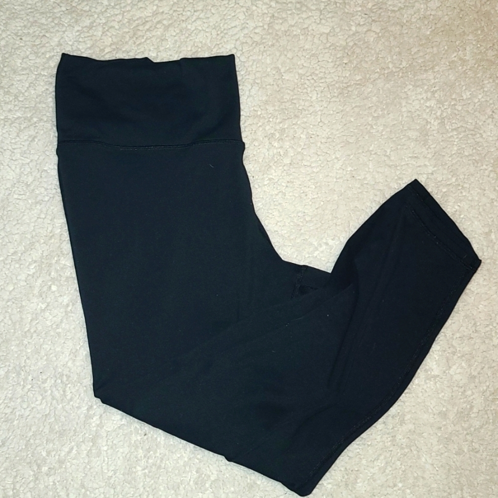 Black plus size fabletics power hold leggings Capri pants size xl plus size